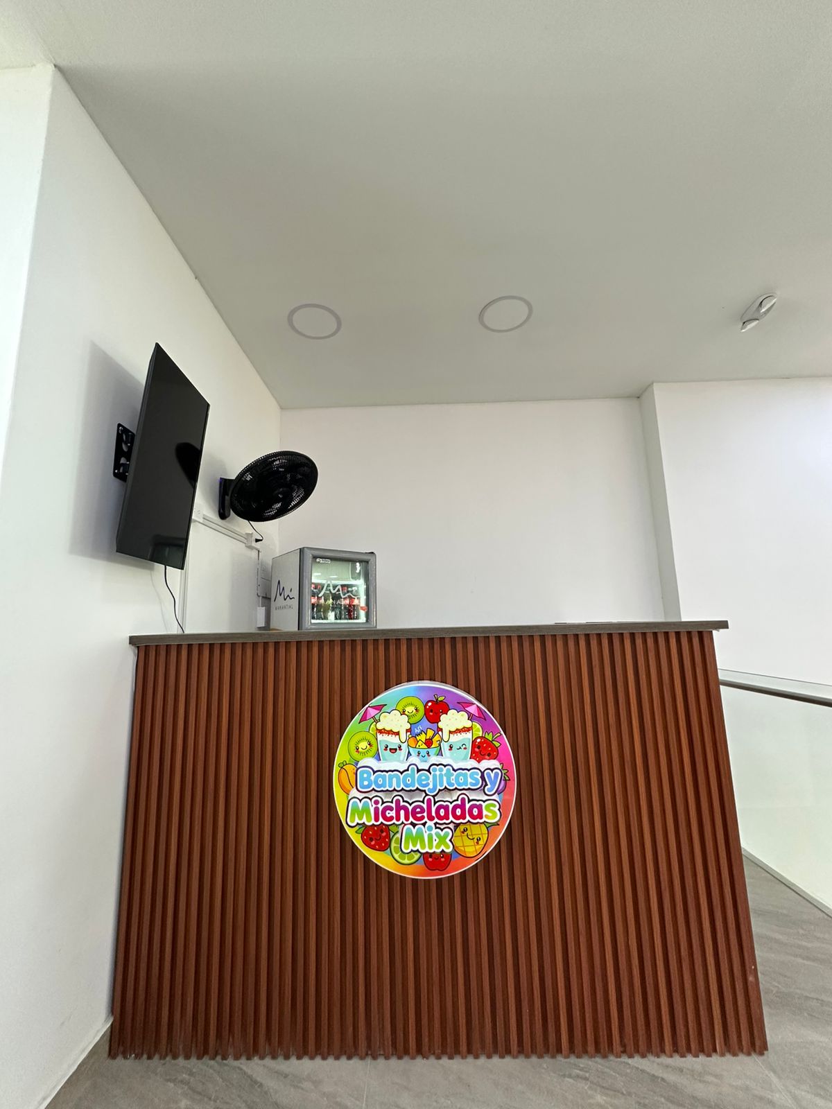 Fondo bandejitas y micheladas mix