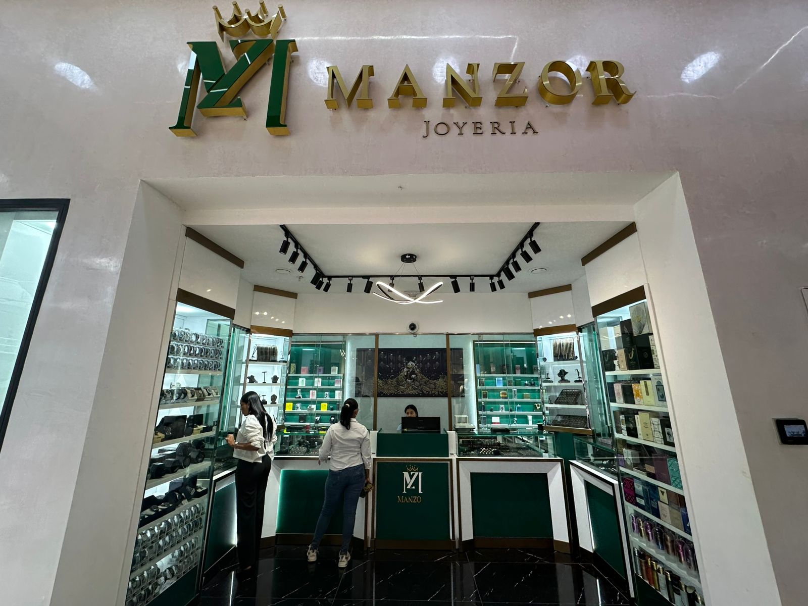 Fondo tienda manzor